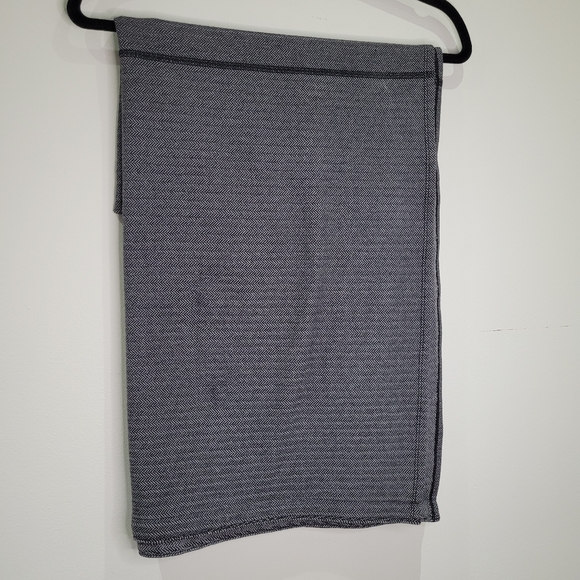 Lululemon Athletica Herringbone scarf - Picture 5 of 7